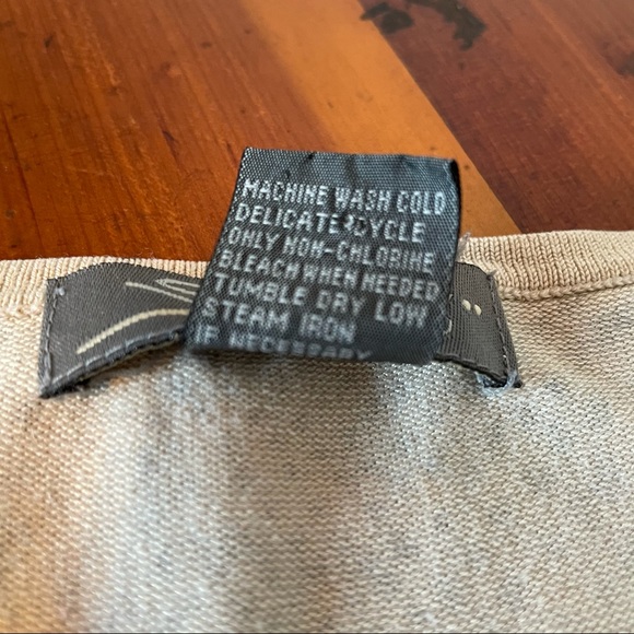 Sleeveless Snakeskin Sweater Top - Picture 4 of 4